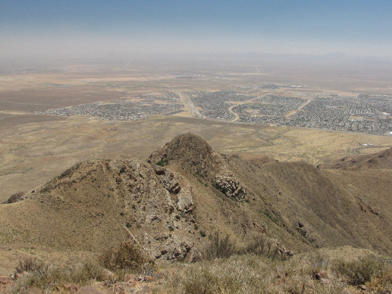 The faint peak on the horizon at far right is probably Cerro Alto Mountain.
