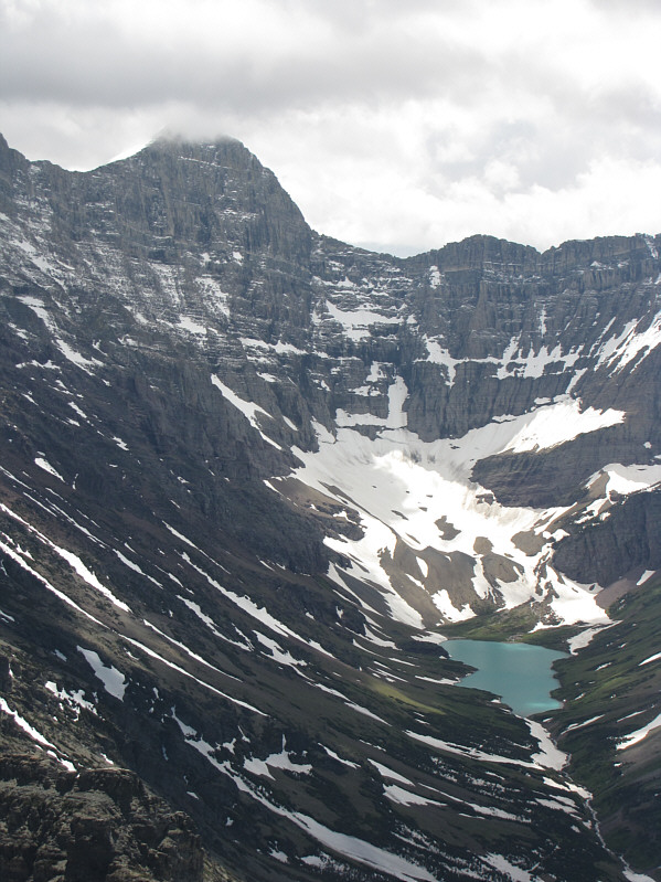 The top of Mount Siyeh is over 1250 metres above Cracker Lake!