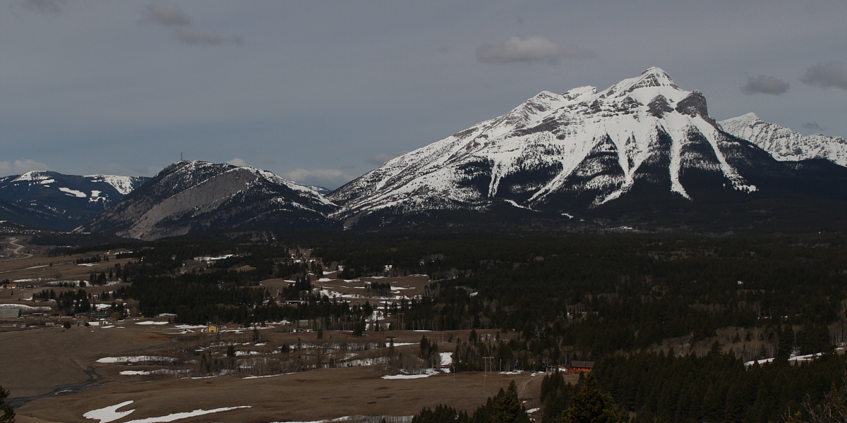 If you have a keen eye, you can also spot Phillipps Peak.