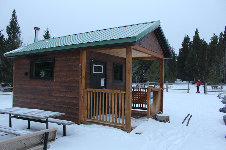 The warming hut at Cypress Hills PP is open, but this one isn't. WTF?