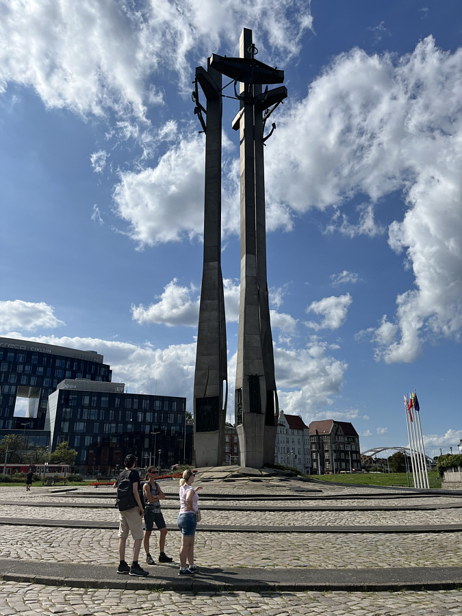 Boy, they sure like their monuments to be tall in Poland!