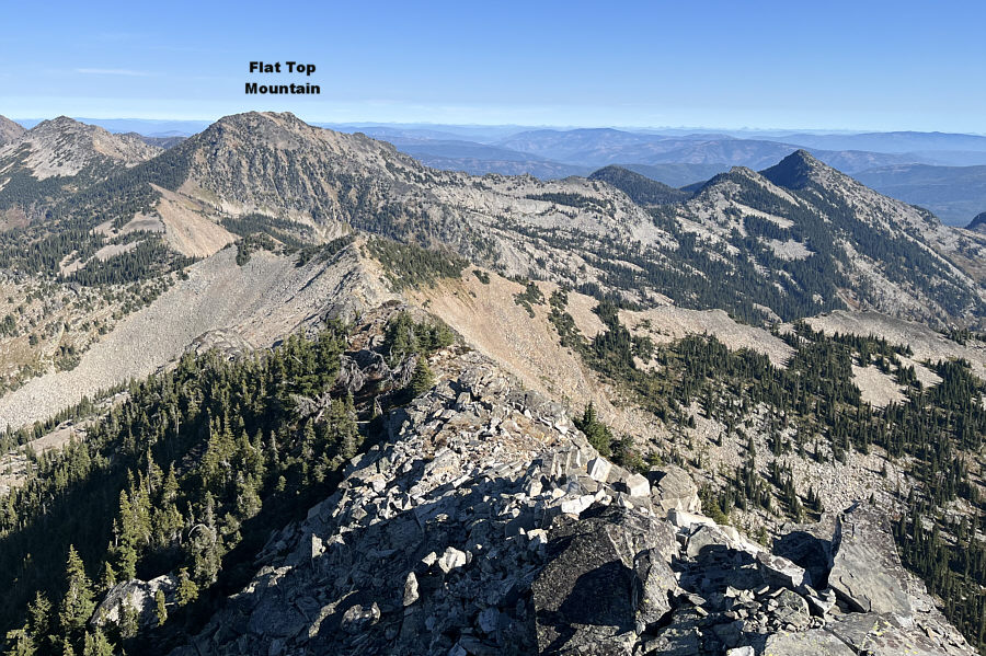 It would be long, but it looks like you could even traverse all the way to Flat Top Mountain from here.