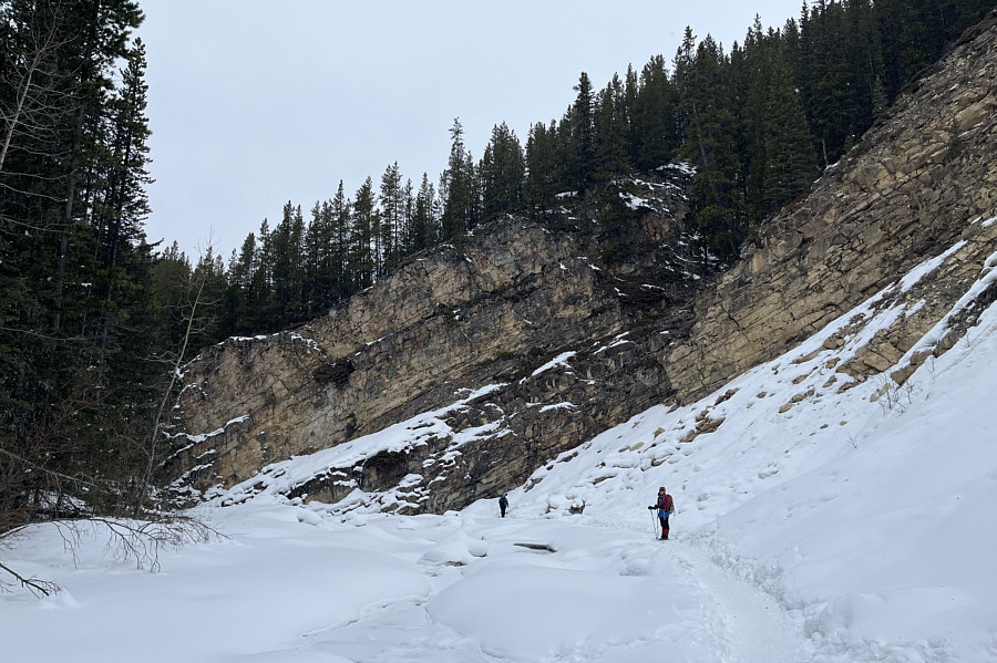 Hardly any icefalls on this side of the canyon...