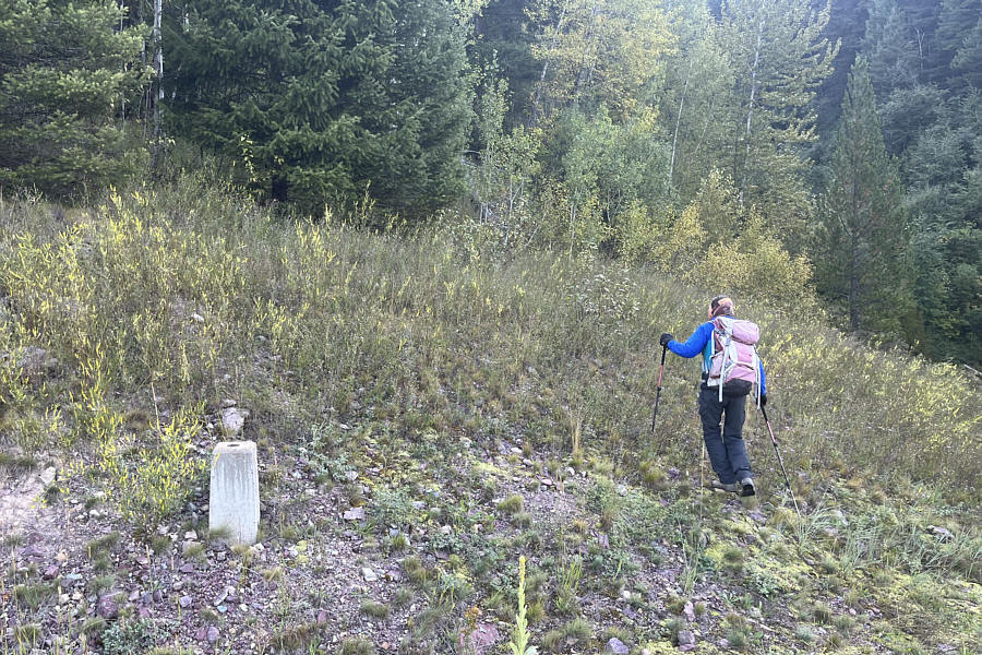 Summit benchmark for Running Rabbit Peak left by lazy surveyors?