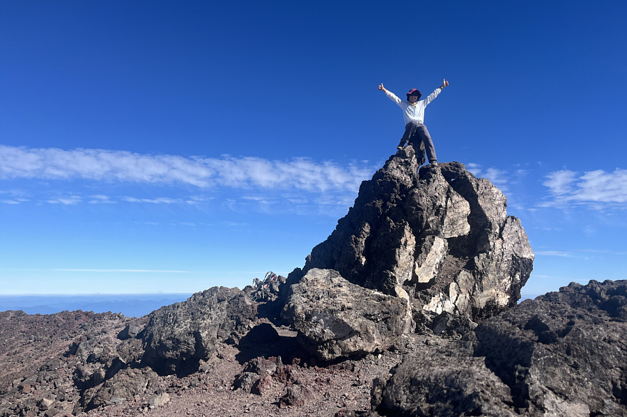 Two big thumbs up for this mountain!