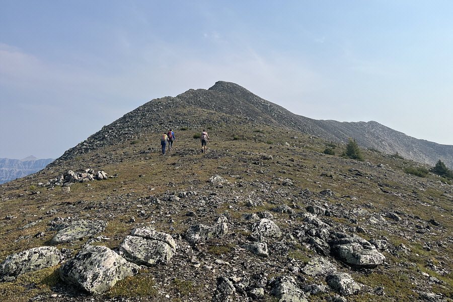 Very enjoyable ridge-walking here.