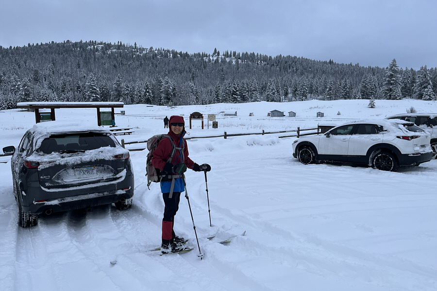 Great powder already at the trailhead!