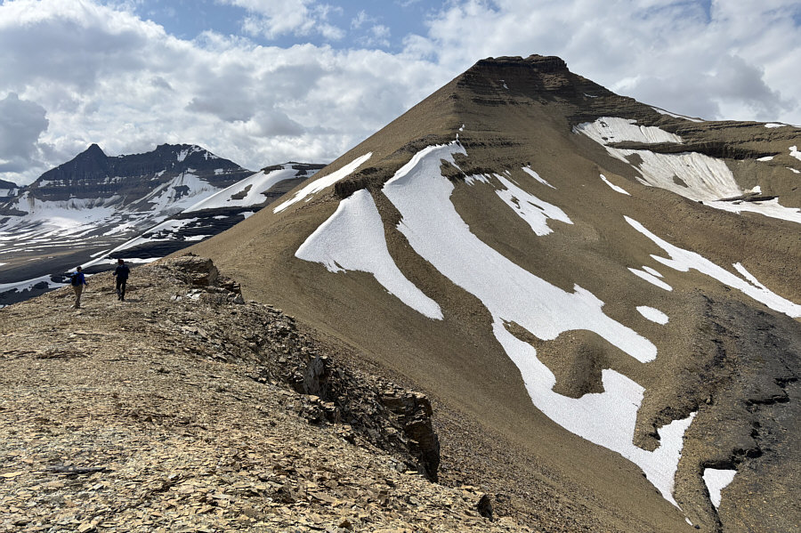 Another ~250 metres of elevation gain left from here.