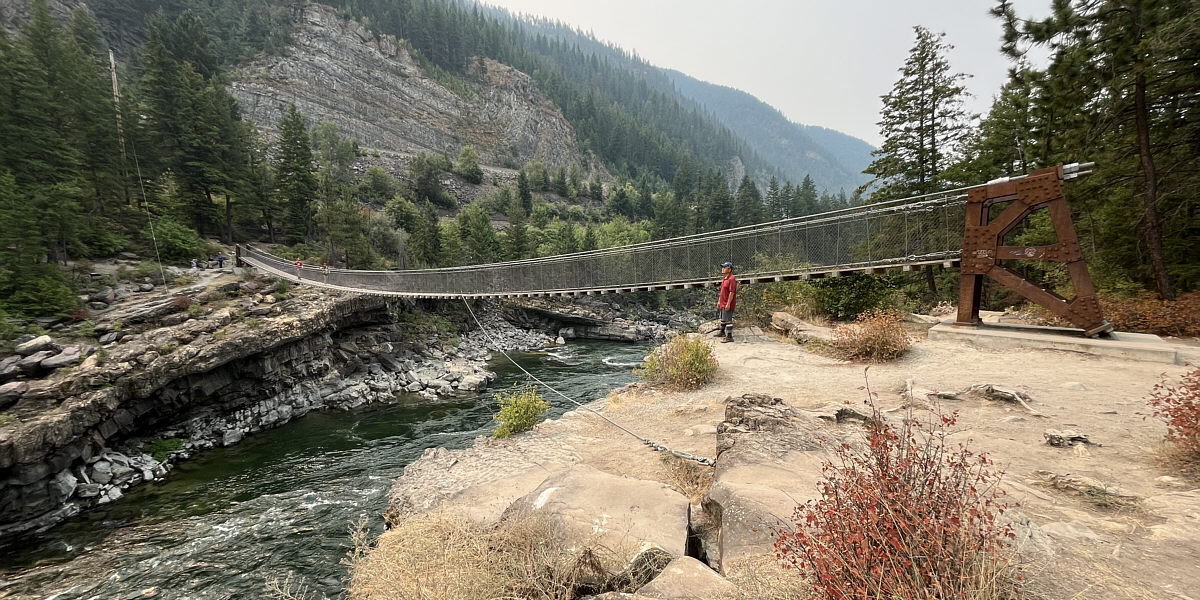 Fishing from the bridge is not recommended!