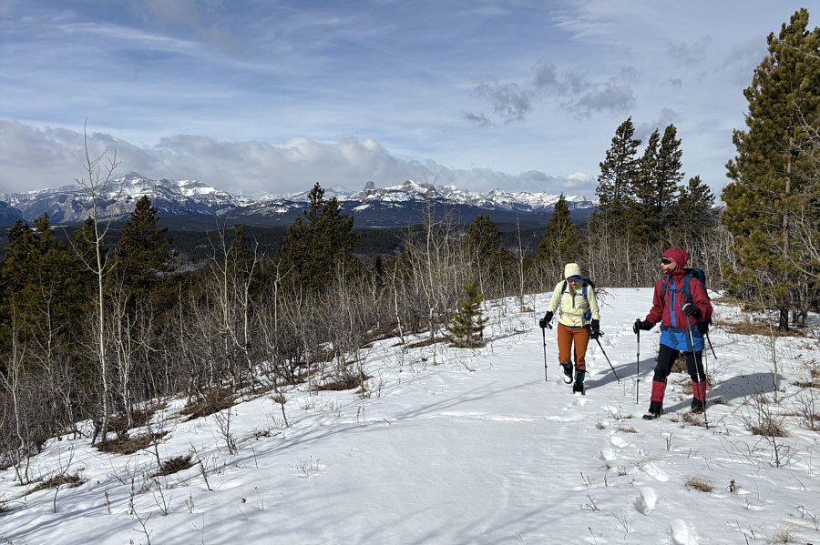 This is the more scenic of the two equally tall high points.