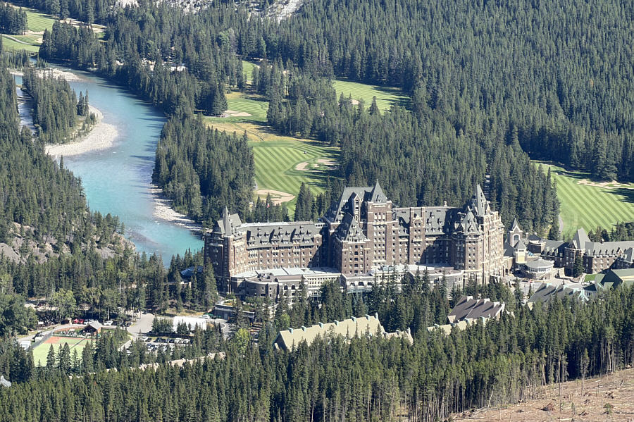 Minimum $1100 per night for a room there on this day!