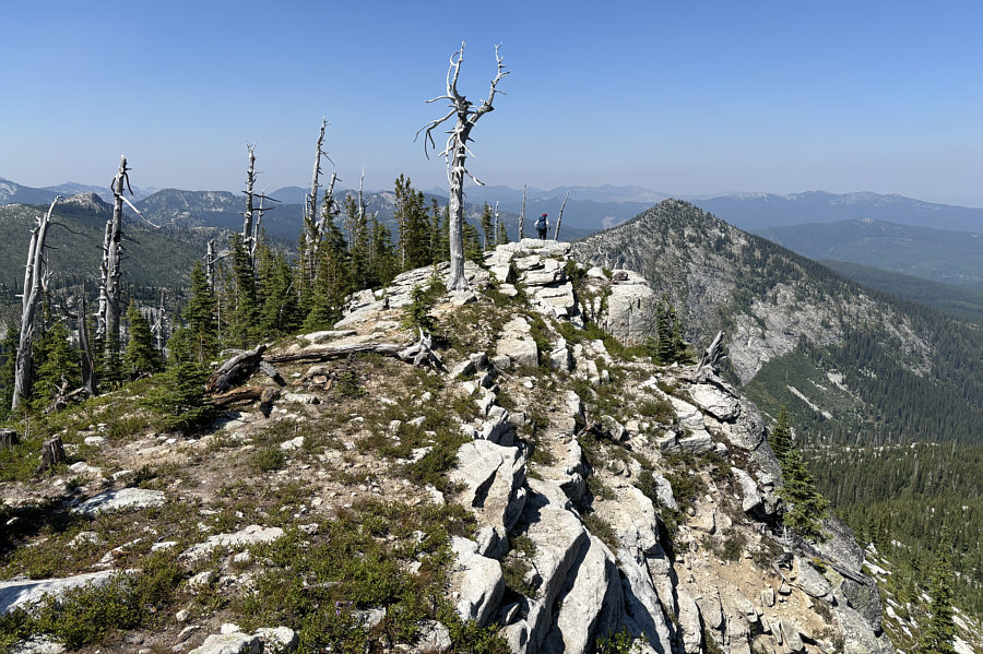 Looks like a steep drop-off at the far end...but it's feasible to descend!