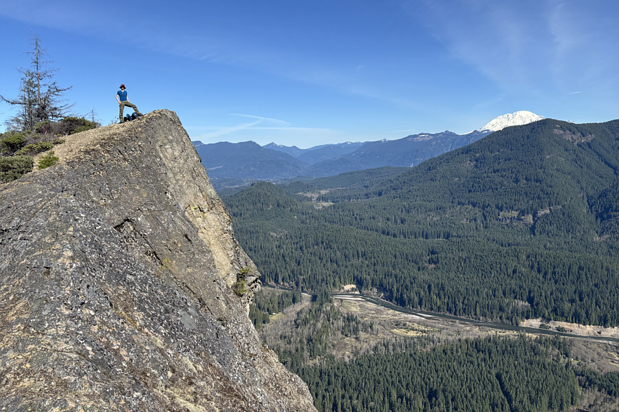The valley floor is about 600 metres below us here.
