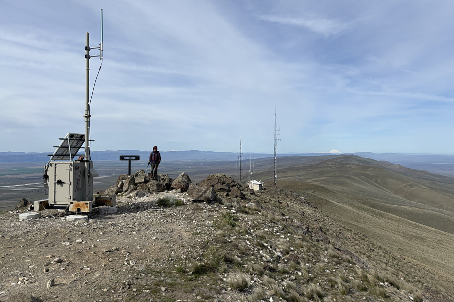So cool to see both volcanoes from here!