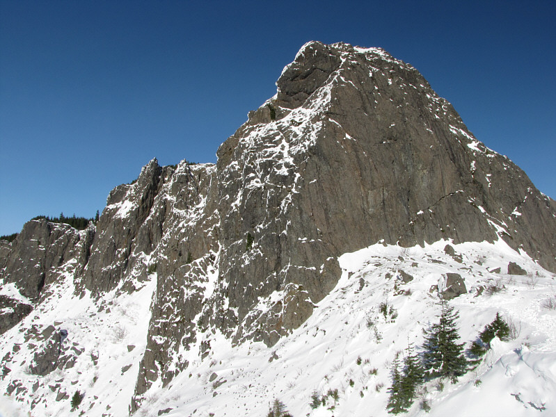 There is supposedly an alternate ascent route which avoids the standard crux section by contouring around the base of the Haystack at bottom left.
