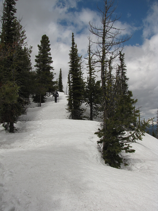 Watch out for cornices and a steep drop-off on the right.