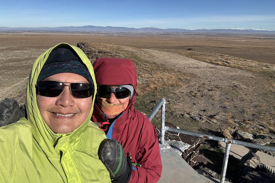 Just like on Kuna Butte, the wind is bloody cold here!