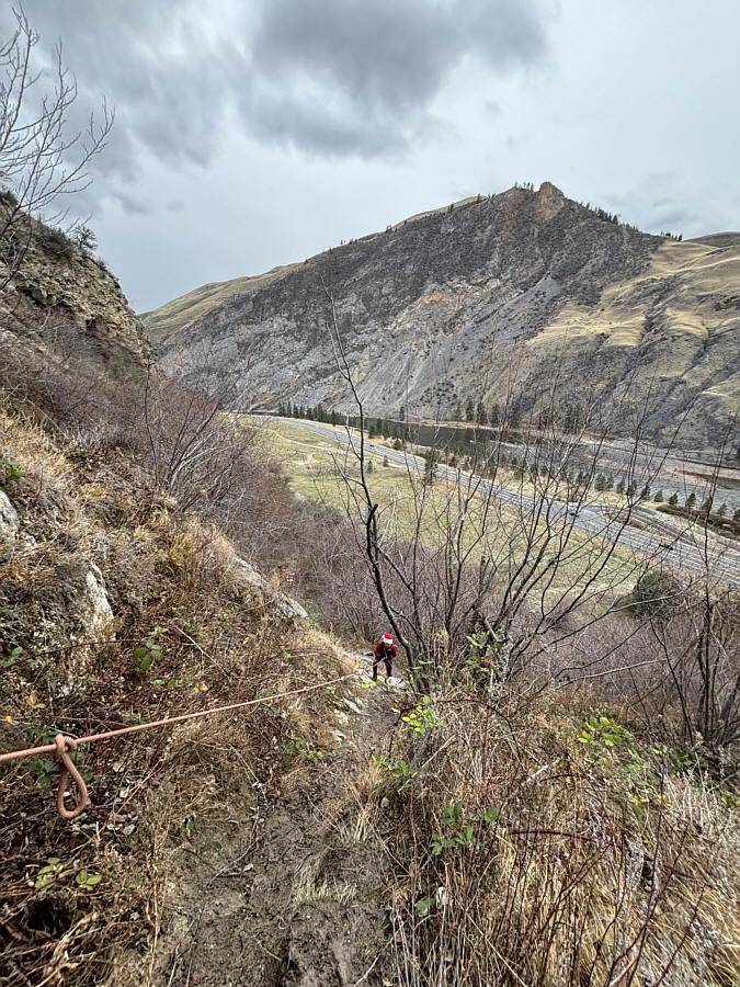 Definitely test the rope before trusting your full weight on it!