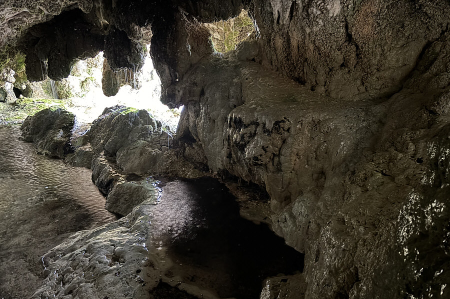 Man, is it ever wet in here! Great place to be on a hot day, I guess!